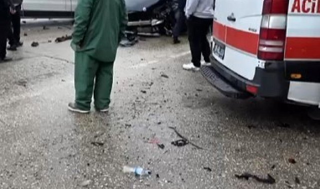 Bursa'da yağmurlu havada 5 araç birbirine girdi: 5 yaralı