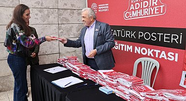 Bursa'da Atatürk posterleri Nilüfer'in her yerinde