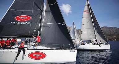 Bursalı yelkenciler Knidos Cup'ta kürsüye çıktı