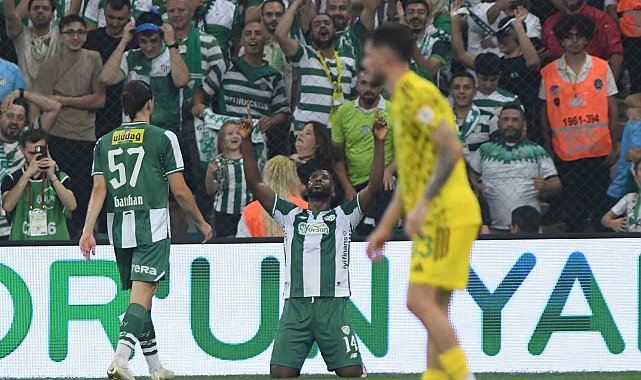 Bursaspor'da tarihi rekor: Kelechi Iheanacho Türk futbol tarihine geçti