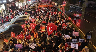 Büyükçekmece'de Cumhuriyet coşkusu fener alayıyla yaşandı