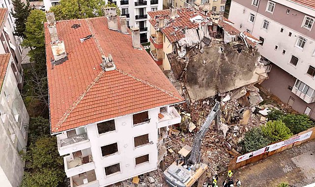 Büyükçekmece'de güvenli yarınlar için riskli yapılar yıkıldı