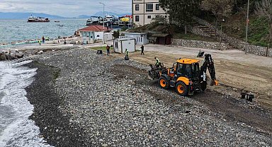 Büyükşehir ekiplerinden sahillerde temizlik çalışması