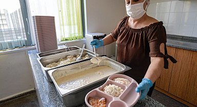 Büyükşehir Yuvamız İzmir'deki minikleri unutulmuyor