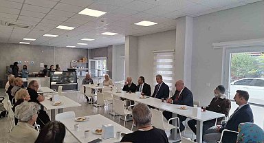 Büyükşehir'in 100 Yaş Evi'nde Dünya Yaşlılar Günü buluşması