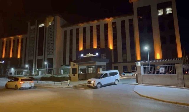 Çanakkale'de 81 kaçak göçmen ve 8 organizatör yakalandı