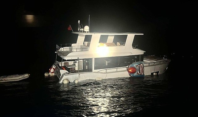Çanakkale'de batma tehlikesi geçiren teknedeki 2 kişi kurtarıldı