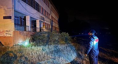Çanakkale'de çeşitli suçlardan aranan 15 şüpheli tutuklandı
