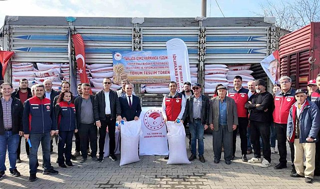 Çanakkale'de çiftçilere sertifikalı buğday dağıtıldı