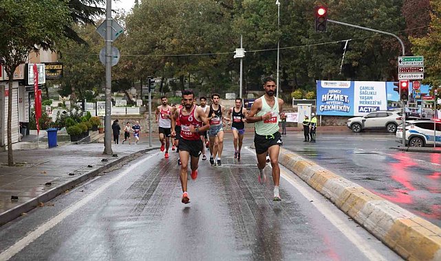 Çekmeköy'de 1221 vatandaş Cumhuriyet için koştu