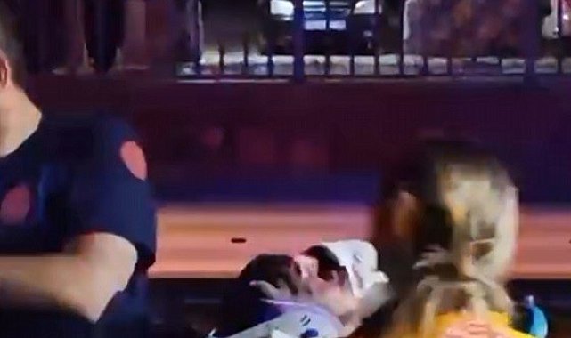 Çelik bariyerlere çarpan hafif ticari aracın sürücüsü yaralandı