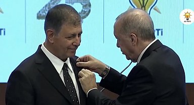 Cemil Tugay AK Parti'ye katıldı... İzmir AK Parti'ye geçti