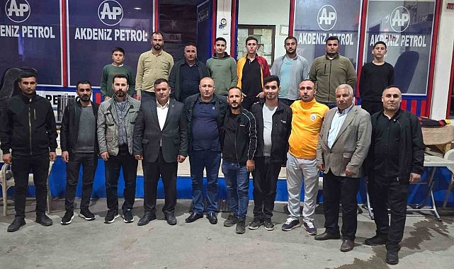 Çermikli iş adamı gençlere 300 forma dağıttı