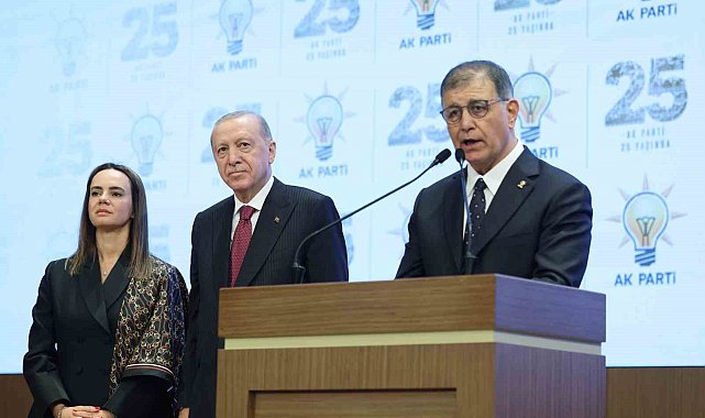 CHP'den istifa eden Cemil Tugay, AK Parti'ye katıldı