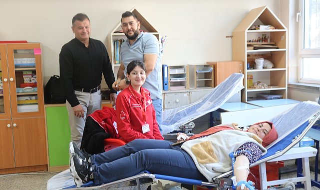 Çivril'de minikler 1 günde 100 ünite kan bağışı topladı