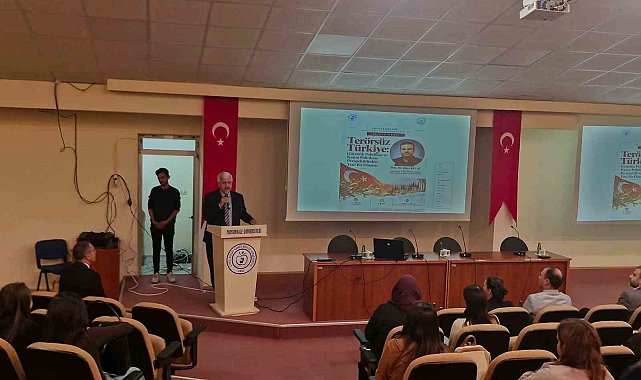 Çivril'de yeni akademik yıl "Terörsüz Türkiye" dersiyle başladı