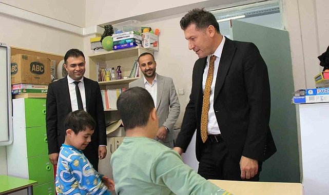 Cizre İlçe Millî Eğitim Müdürü İke: "Sabrınız, şefkatiniz ve sınıftaki kutsal emeğiniz hiçbir ölçüyle ölçülemez"