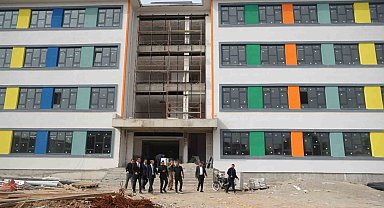 Cizre Kaymakamı Baycar eğitim yatırımlarını inceledi