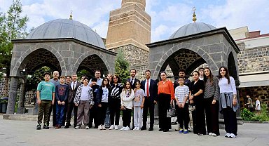 Cizre'de kültür buluşması: İstanbullu öğrenciler Dengbêj Evi'ne hayran kaldı