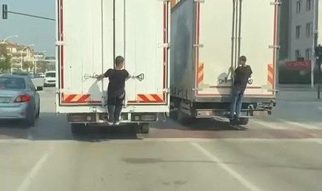 Çocukların tehlikeli oyunu kamerada