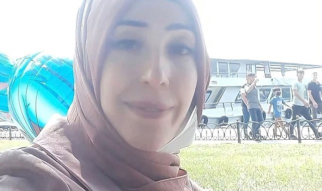 Çocuklarını kenara iterek kurtaran anne, devrilen minibüsün altında kalarak hayatını kaybetti