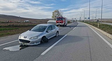 Çorum'da hafif ticari araç ile otomobil çarpıştı: 1 yaralı