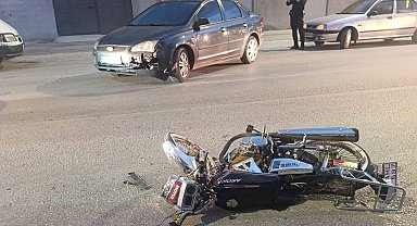 Çorum'da otomobil ile motosiklet çarpıştı: 1 yaralı