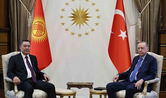 Cumhurbaşkanı Erdoğan, Kırgızistan Cumhurbaşkanı Sadır Caparov'la bir araya geldi