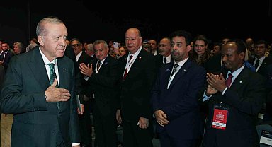 Cumhurbaşkanı Erdoğan: "Sağlıkta zirveye oynamayı sürdüreceğiz"
