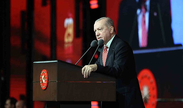 Cumhurbaşkanı Erdoğan: "Türkiye Cumhuriyetini muasır medeniyetler seviyesinin üzerine çıkarmak için var gücümüzle çalışmaya bugün bir kez daha söz veriyoruz"