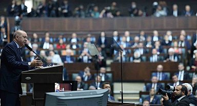 Cumhurbaşkanı Recep Tayyip Erdoğan: " Milletin malına el uzatmak ne kadar büyük bir suçsa, aynı şekilde namuslu insanlara mesnetsiz şekilde yolsuzluk ithamında bulunmak da o kadar büyük bir suçtur."