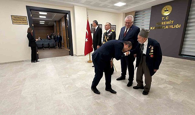 Cumhuriyet Bayramında, Kore Gazisi'ne gösterilen saygı tebrikat törenine damga vurdu