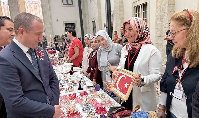Cumhuriyet coşkusu ilmek ilmek işlendi