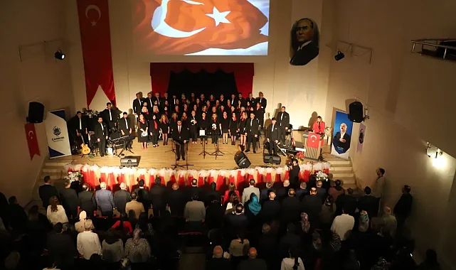 Cumhuriyet coşkusu türkülerle sahneye taşındı