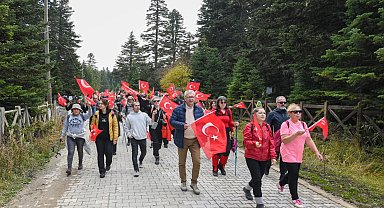 Cumhuriyet coşkusu Uludağ'ın zirvesinde yaşandı