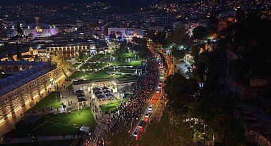 Cumhuriyet ritminde Bursa tek yürek