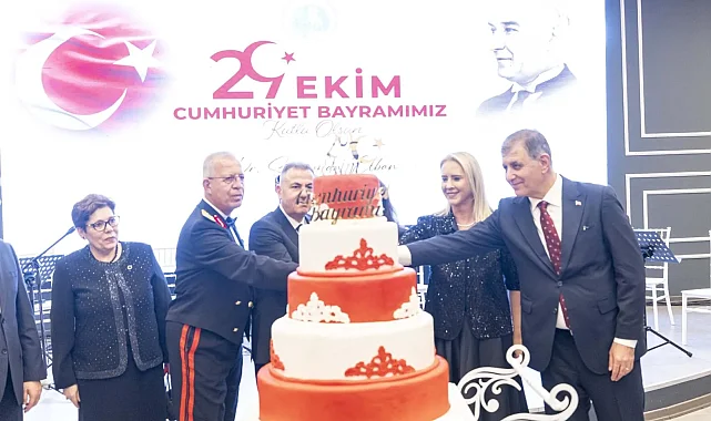 Cumhuriyet'in 103'üncü yaşına İzmir'de özel gece