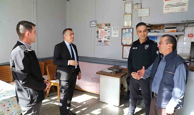 Demirci Kaymakamı Bayram'dan esnafa cuma ziyareti