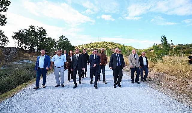 Demirci'de 12 mahalleye ulaşım sağlayan yola yakın mercek