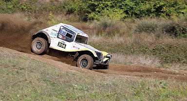 Deniz kenarında off-road heyecanı