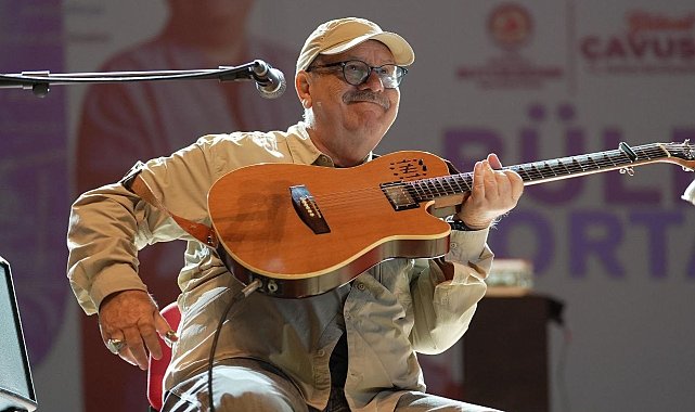 Denizli Büyükşehir'den Cumhuriyet'e özel Bülent Ortaçgil konseri