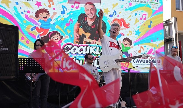Denizli Büyükşehirle Cumhuriyet coşkusu okullara taştı