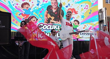Denizli Büyükşehirle Cumhuriyet coşkusu okullara taştı