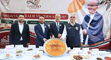 Depremin ardından yeniden inşa edilen Antakya'yı damak çatlatan lezzetlerin kokusu sardı