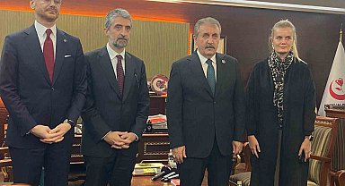 Destici: "Pandemi sürecini, Ukrayna-Rusya savaşındaki süreci Türkiye gerçekten iyi yönetti"