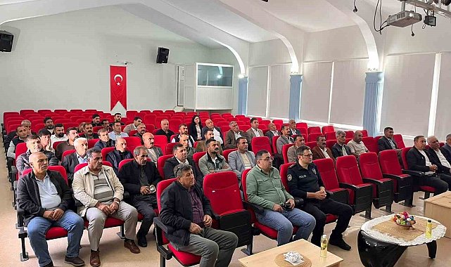 Dicle Kaymakamı Atış, muhtarlarla bir araya geldi