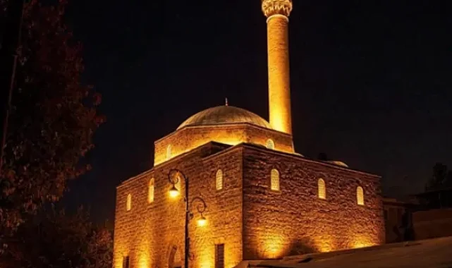Diyarbakır ve Bingöl'deki camiler ibadete açıldı