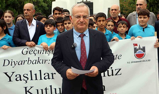 Diyarbakır'da 1 Ekim Dünya Yaşlılar Günü için anlamlı yürüyüş