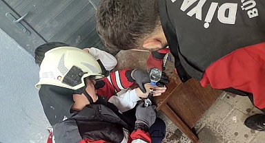 Diyarbakır'da çocuğun parmağına sıkışan metal itfaiye erleri tarafından çıkartıldı
