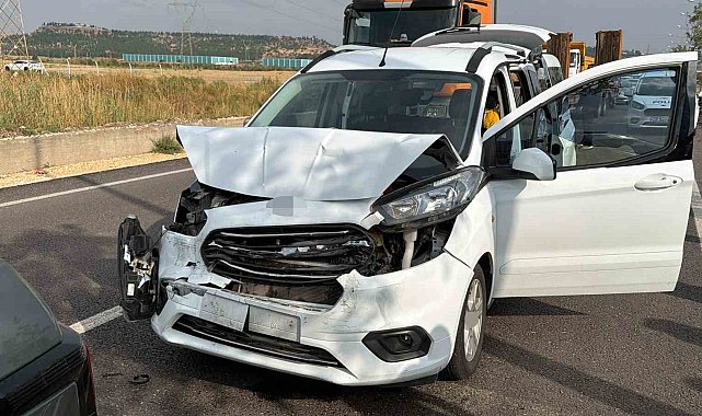 Diyarbakır'da iki araç çarpıştı: 3 yaralı